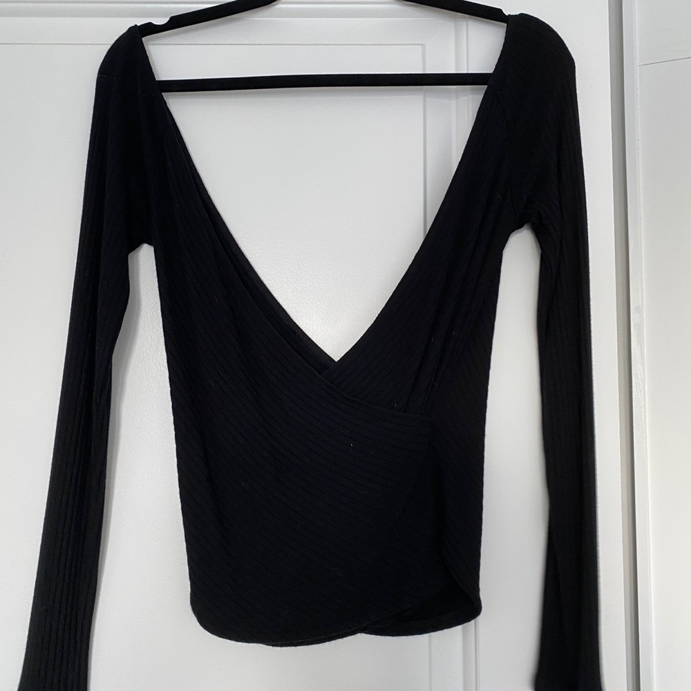 Reformation V back black sweater